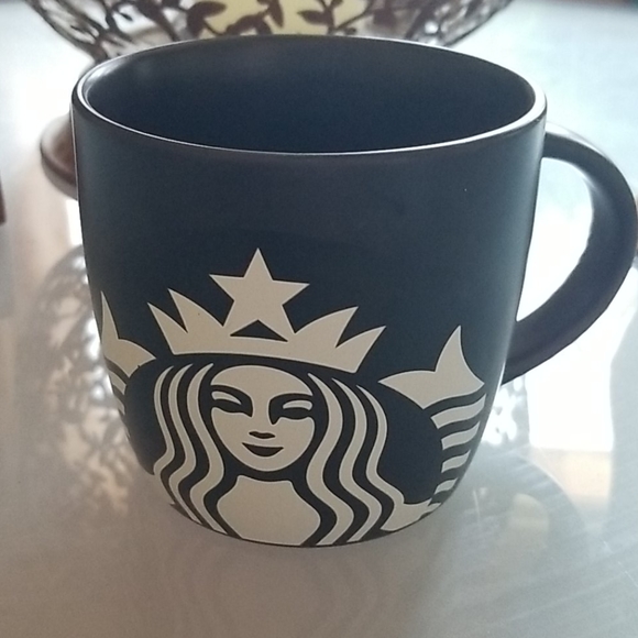 2017 Black Starbucks logo mug